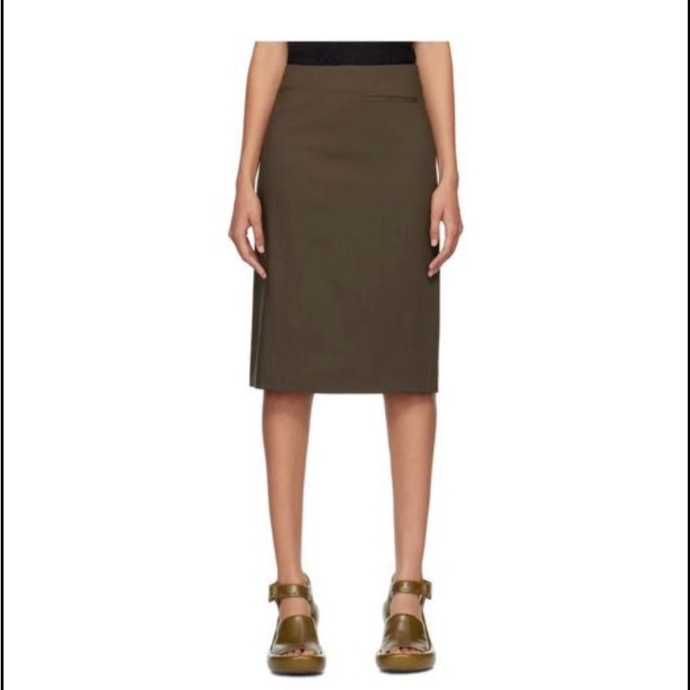 Classic knee length brown pencil skirt. SH